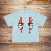 Personalized hand holding lightning print round neck short-sleeved T-shirt