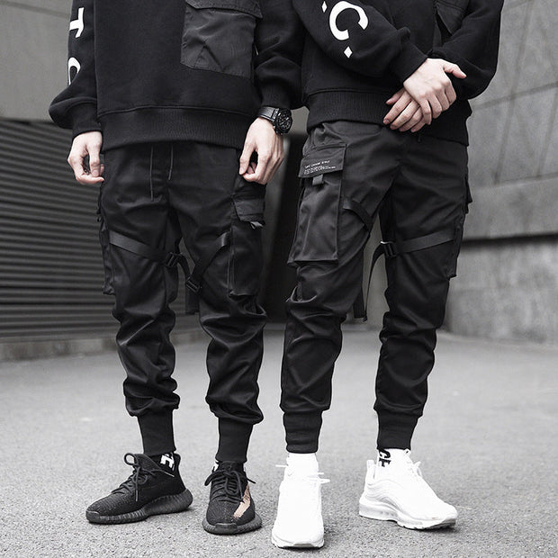 Loose tactical streamer paratroopers function to close the feet and trousers