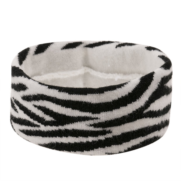 Striped knitted hat pullover hat black and white elements cow wool hat