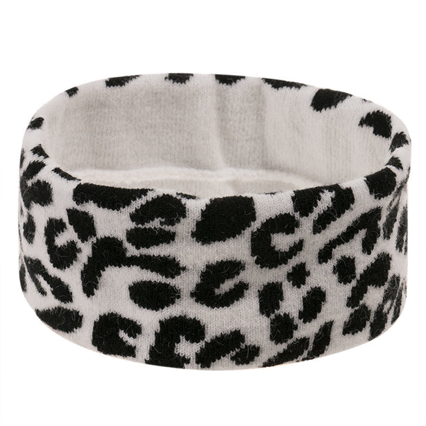 Striped knitted hat pullover hat black and white elements cow wool hat