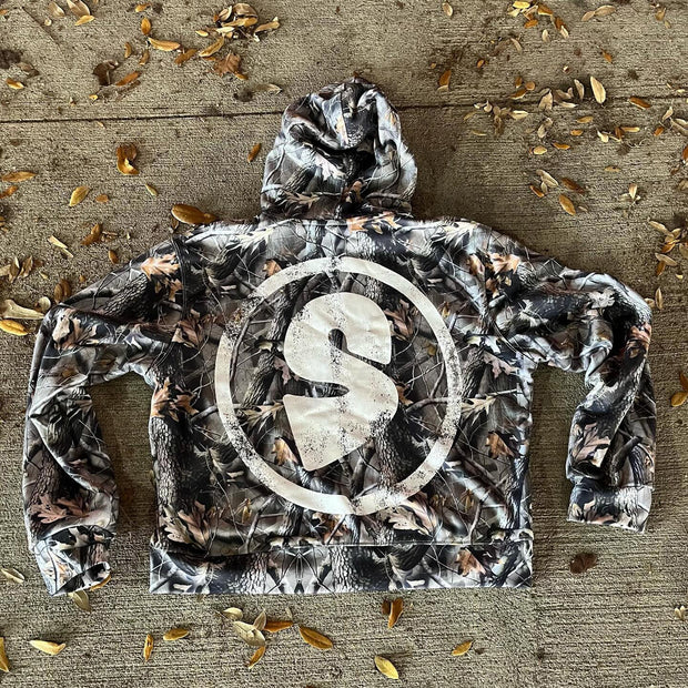 Tree camouflage lettering print zip-up hoodie