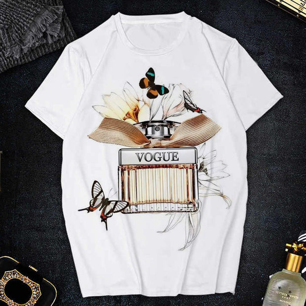 Fashionable loose men and women can wear T-shirts
